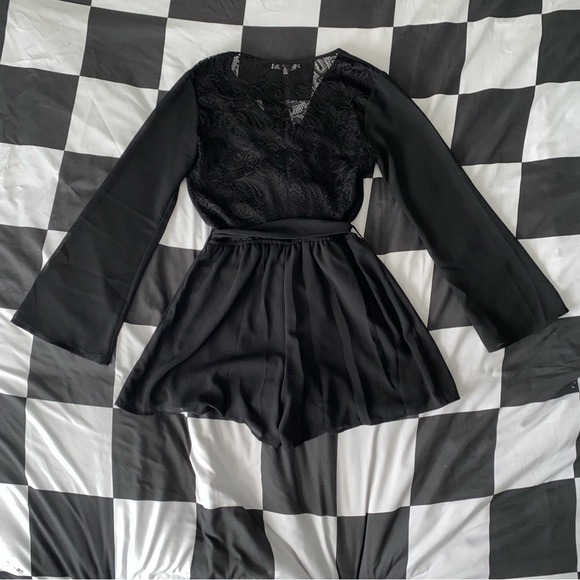 Cute black romper NWOT - Picture 2 of 4